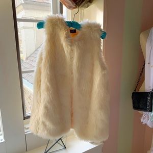 NWOT Cara New York Faux Fur Vest